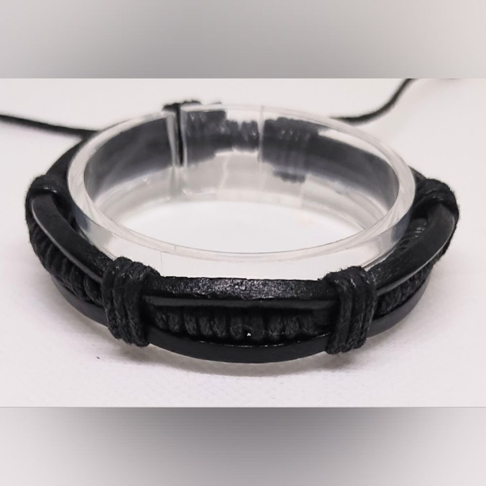 Men's leather‎ bracelet layered black new e43